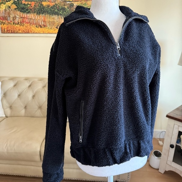 ⭐️Abercrombie & Fitch Sherpa black sweater jacket - Picture 2 of 10